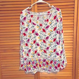 Long Sleeve Floral V-Neck Blouse